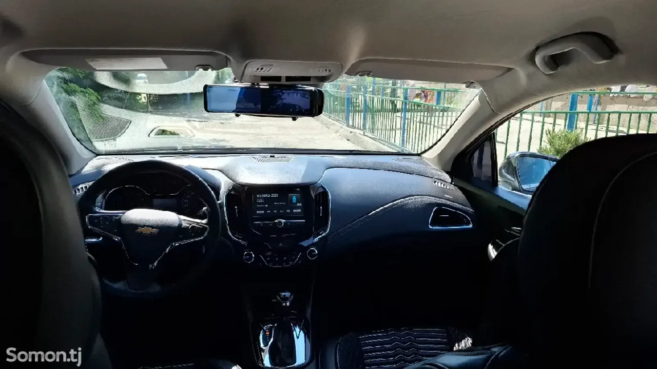 Chevrolet Cruze 2017 · 1.4 AT