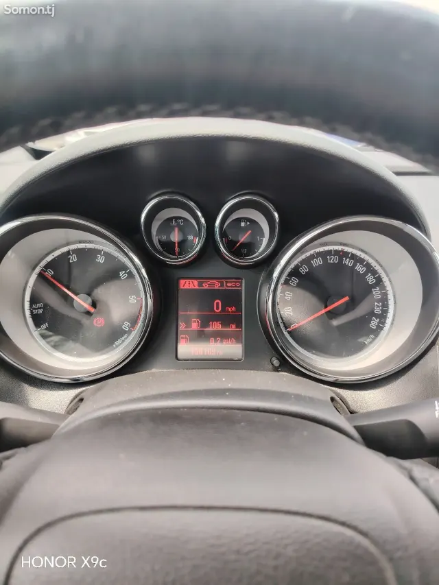 Opel Astra J 2015 · 1.6 MT