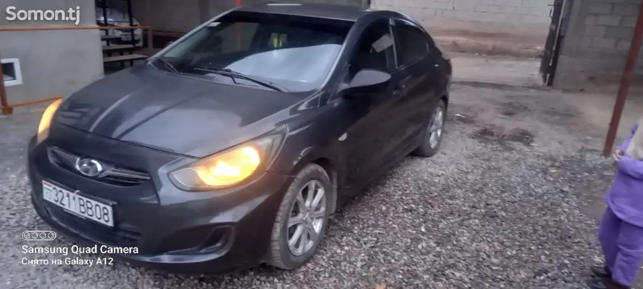 Hyundai Solaris 2013 · 1.6 MT