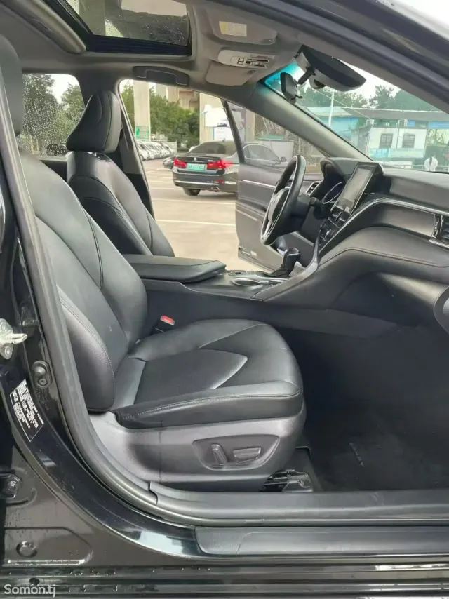 Toyota Camry 2021 · 2.5 AT