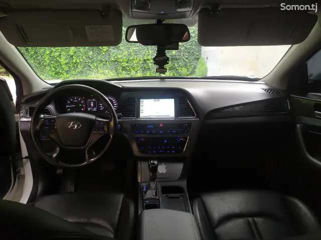 Hyundai Sonata 2015 · 2.0 AT