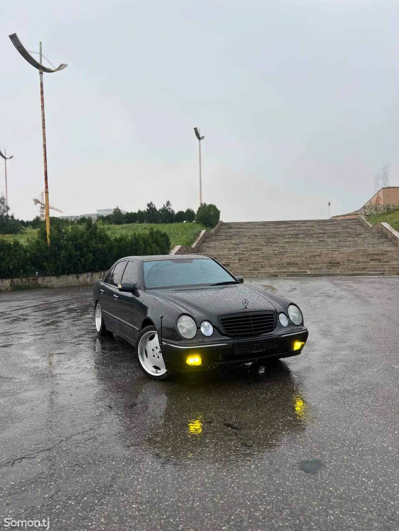 Mercedes-Benz E class 2001 · 4.3 AT