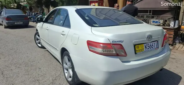 Toyota Camry 2011 · 2.4 AT