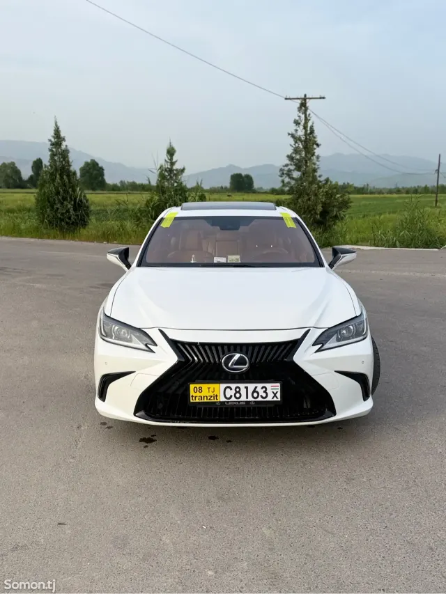 Lexus ES series 2019 · 3.0 AT