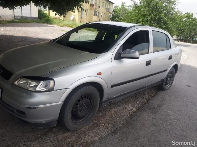 Opel Astra G 1998 · 1.6 MT