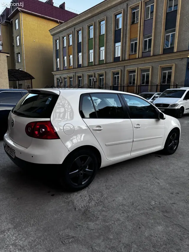Volkswagen Golf 2009 · 1.6 AT