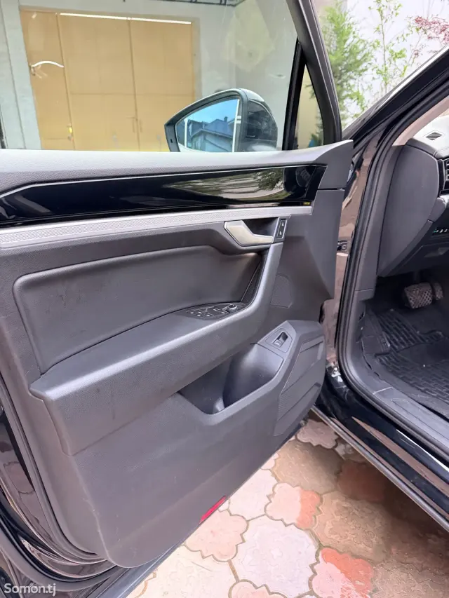 Volkswagen Touareg 2019 · 3.0 AT