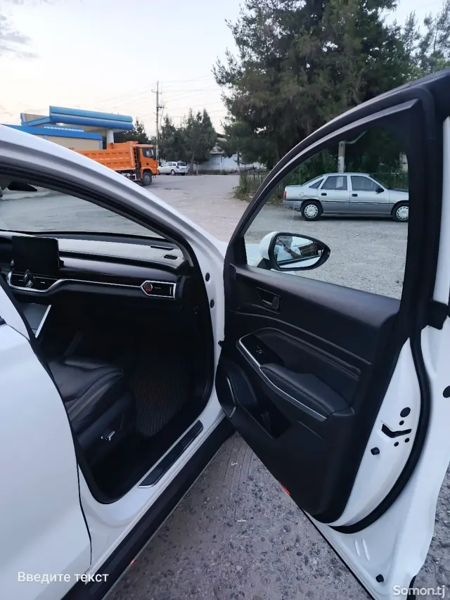 Hongqi E-HS3 2019 · 3.2 AT
