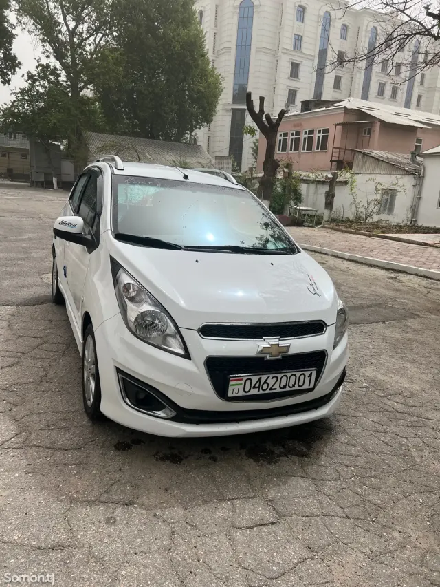 Chevrolet Spark 2015 · 1.3 AT