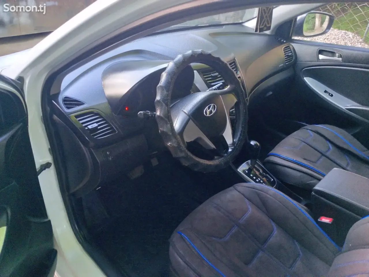 Hyundai Solaris 2015 · 1.4 AT