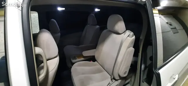 Toyota Estima 2007 · 2.4 AT