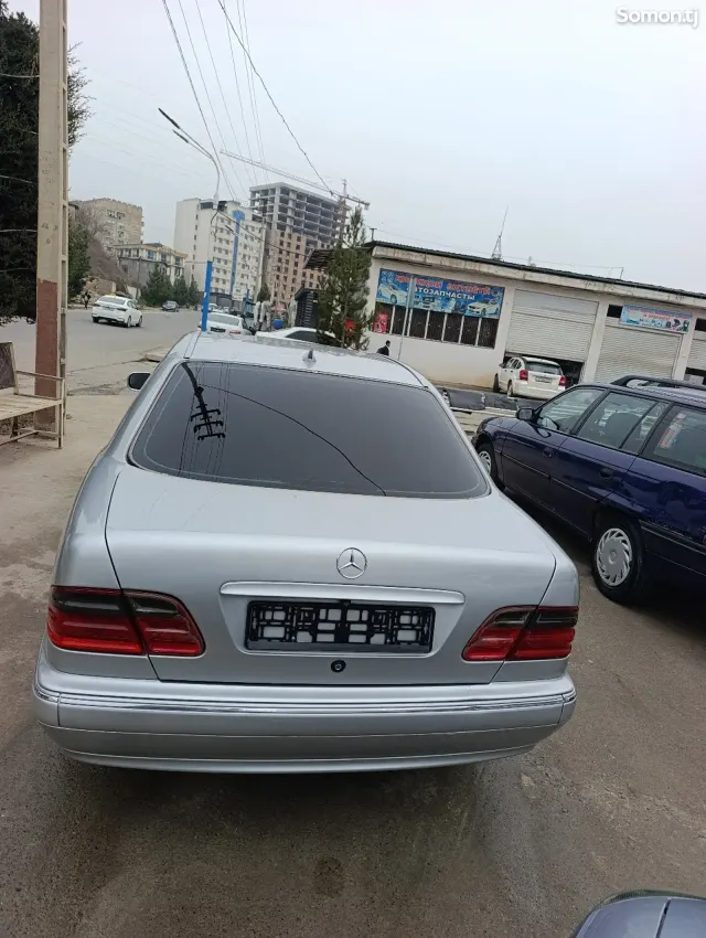Mercedes-Benz E class 2001 · 2.8 AT
