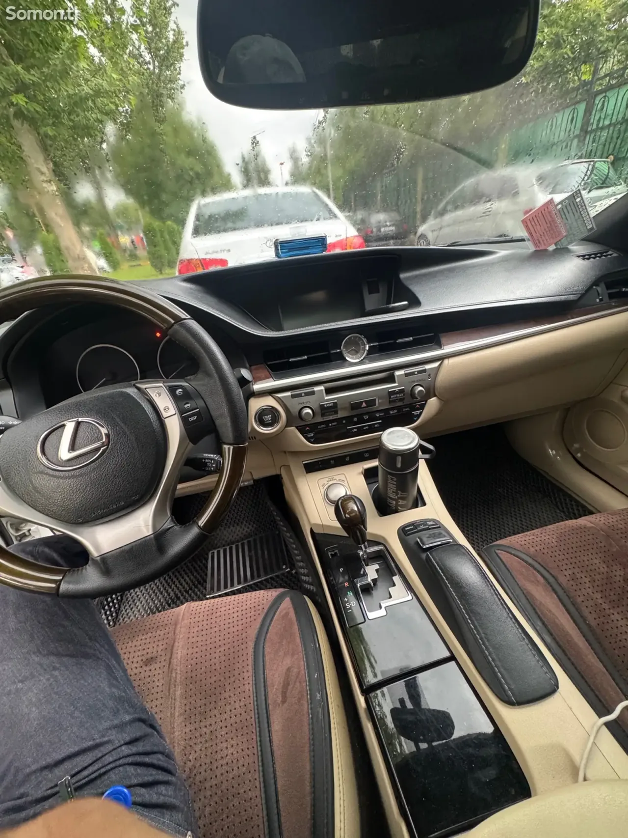 Lexus ES series 2013 · 3.5 AT