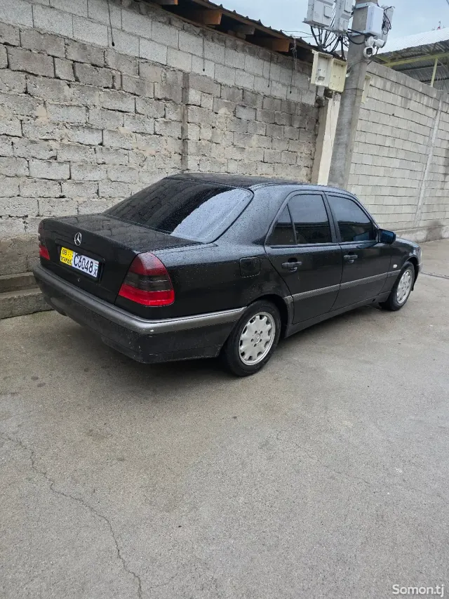 Mercedes-Benz C class 2000 · 2.0 AT