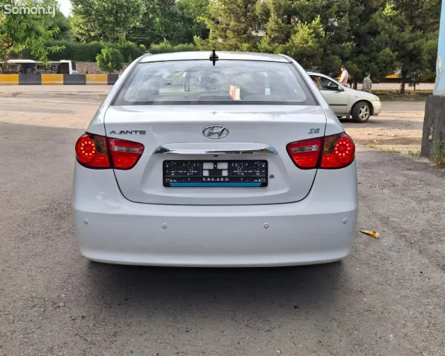 Hyundai Avante 2010 · 1.6 AT