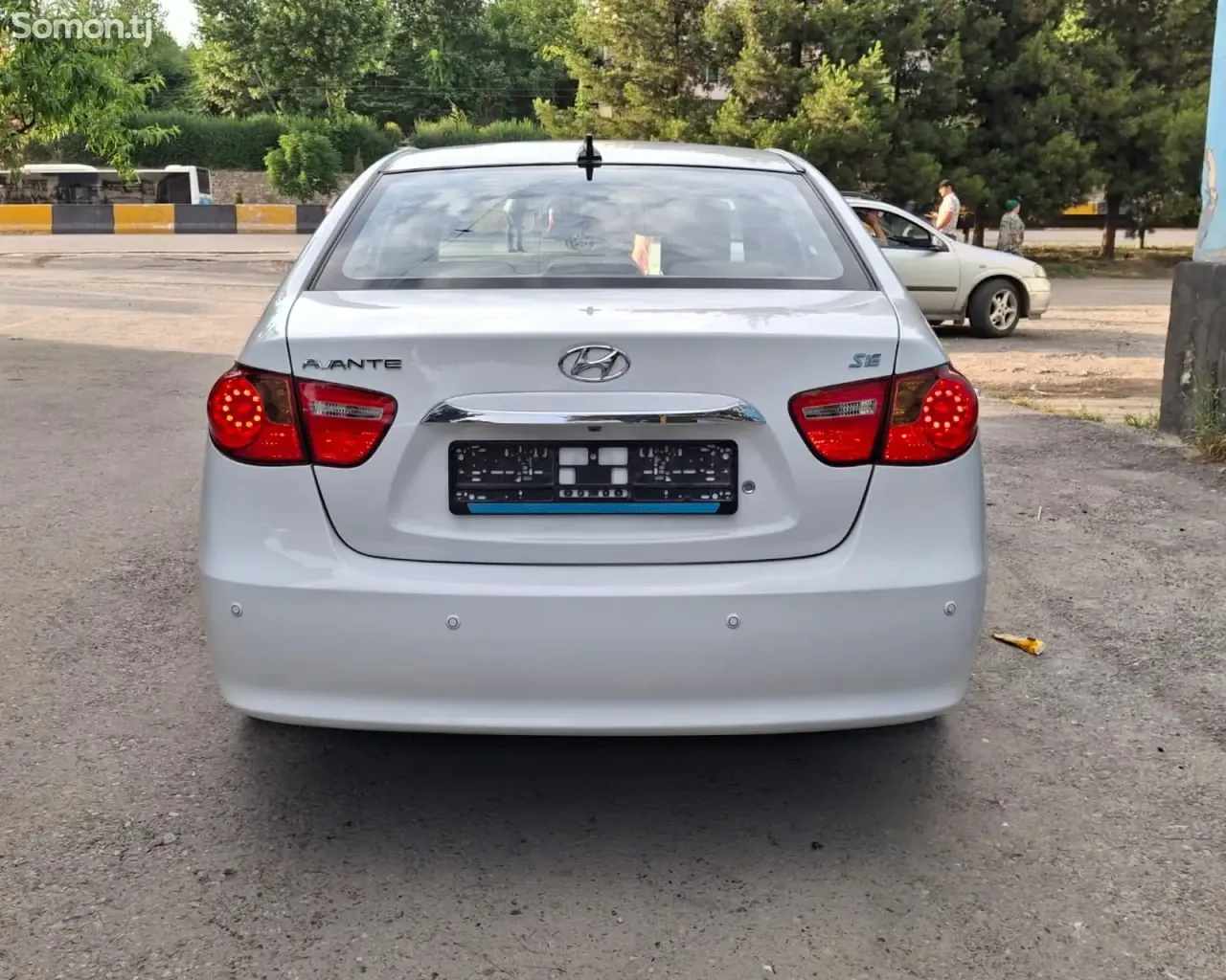 Hyundai Avante 2010 · 1.6 AT
