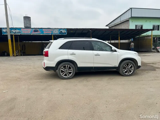 Kia Sorento 2014 · 2.2 AT