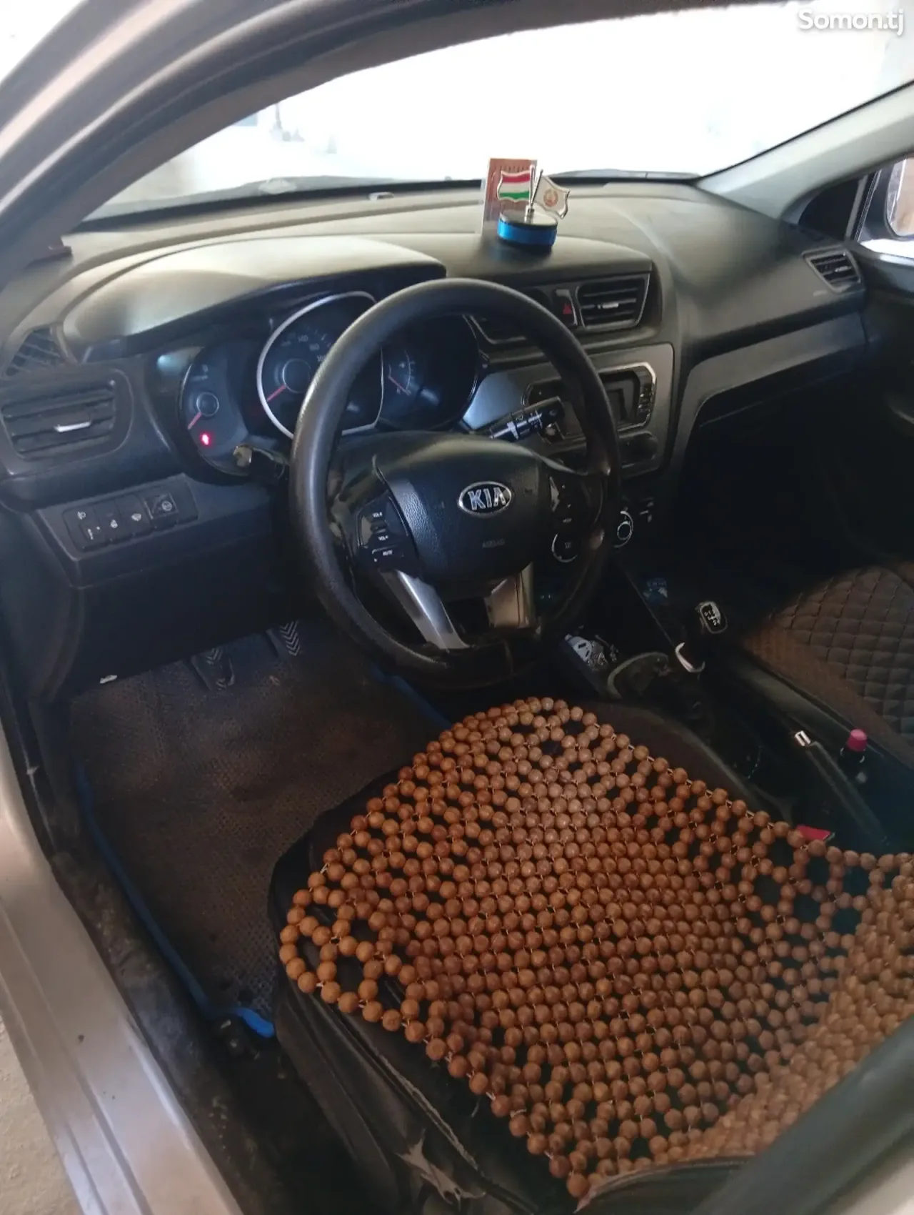 Kia Rio 2015 · 1.4 MT