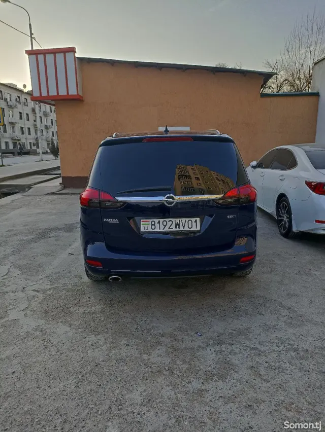 Opel Zafira 2016 · 2.0 AT