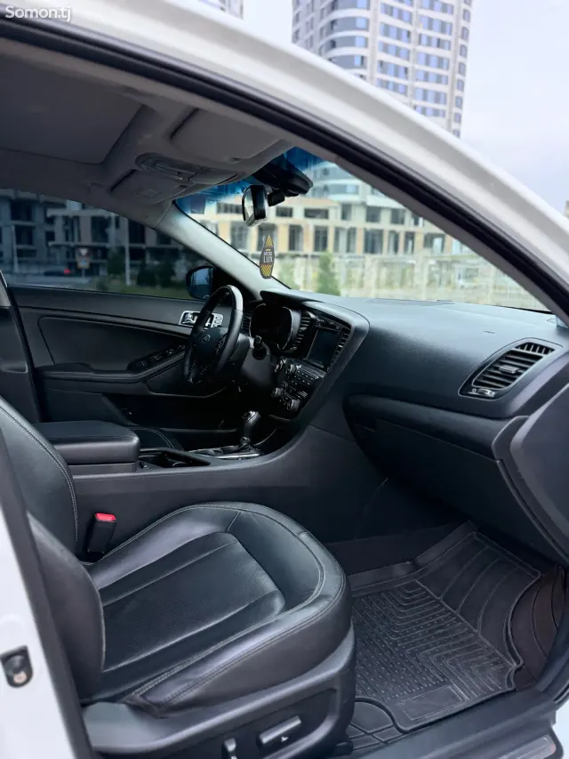 Kia K5 2012 · 2.5 AT