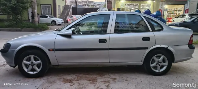 Opel Vectra B 1996 · 1.6 MT