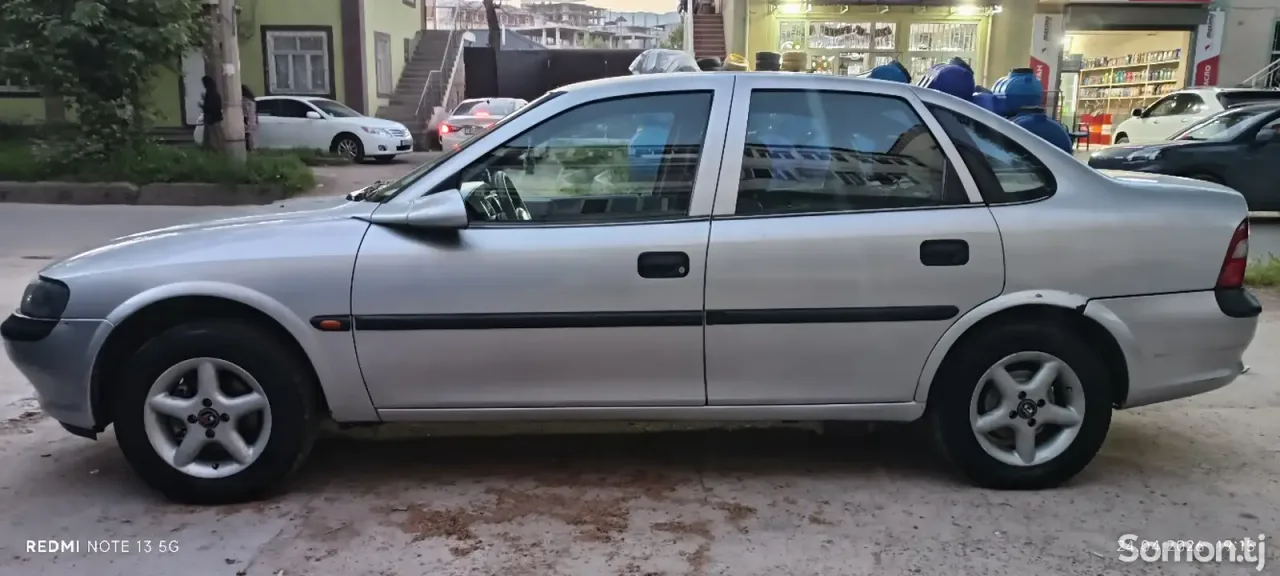 Opel Vectra B 1996 · 1.6 MT