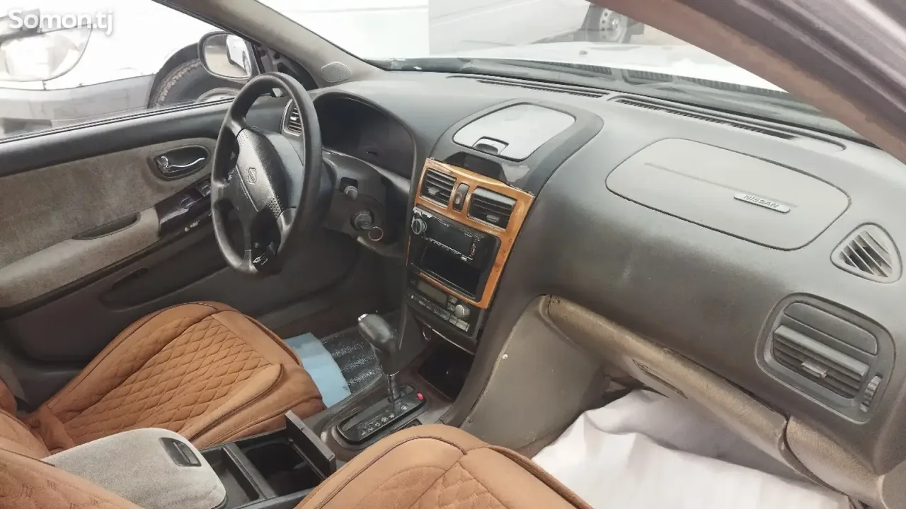 Nissan Maxima 2000 · 2.0 AT