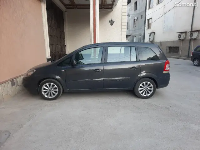 Opel Zafira 2014 · 1.8 MT