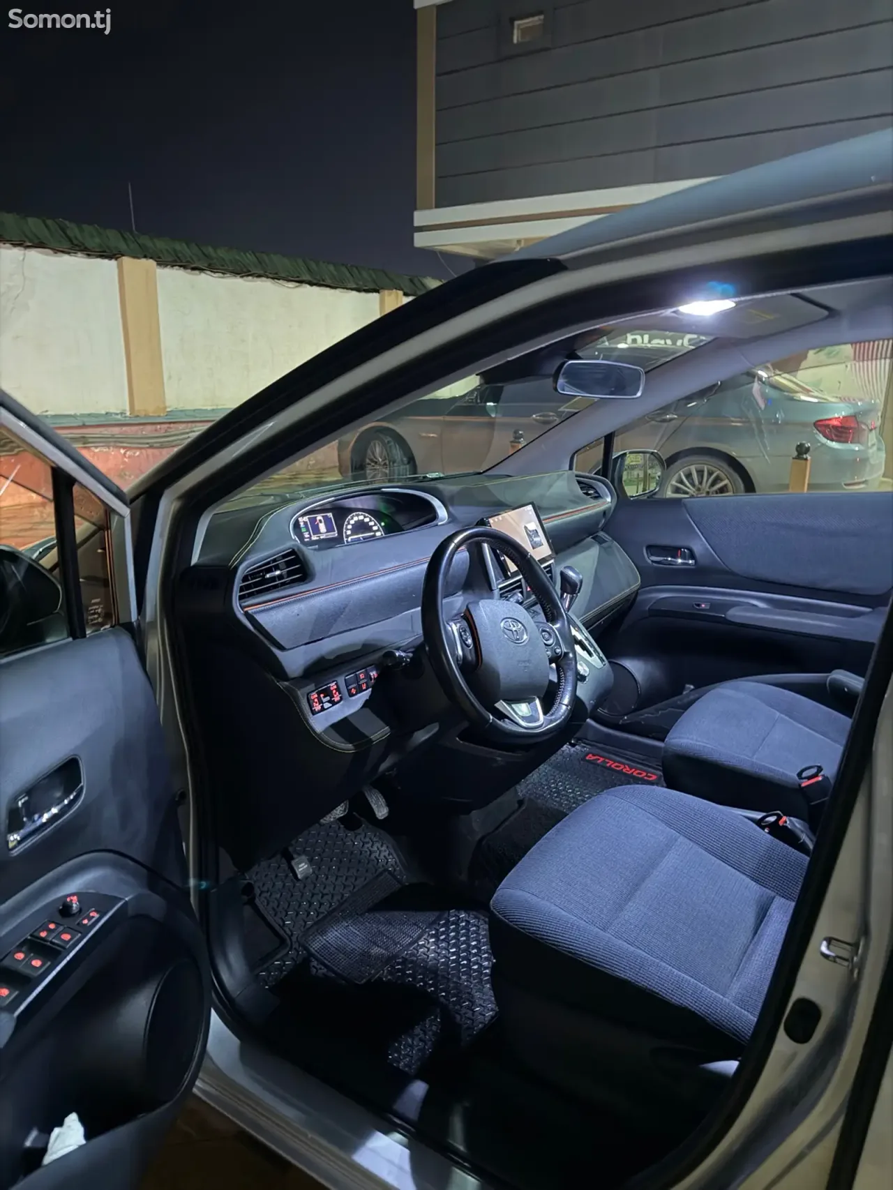 Toyota Sienta 2015 · 1.5 AT