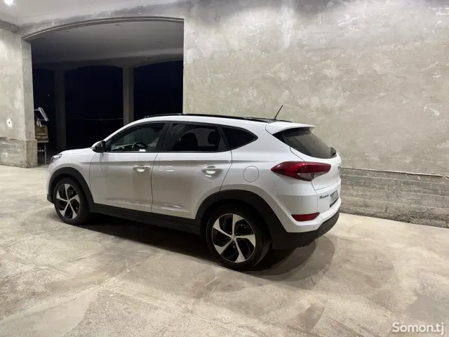 Hyundai Tucson 2016 · 1.7 AT