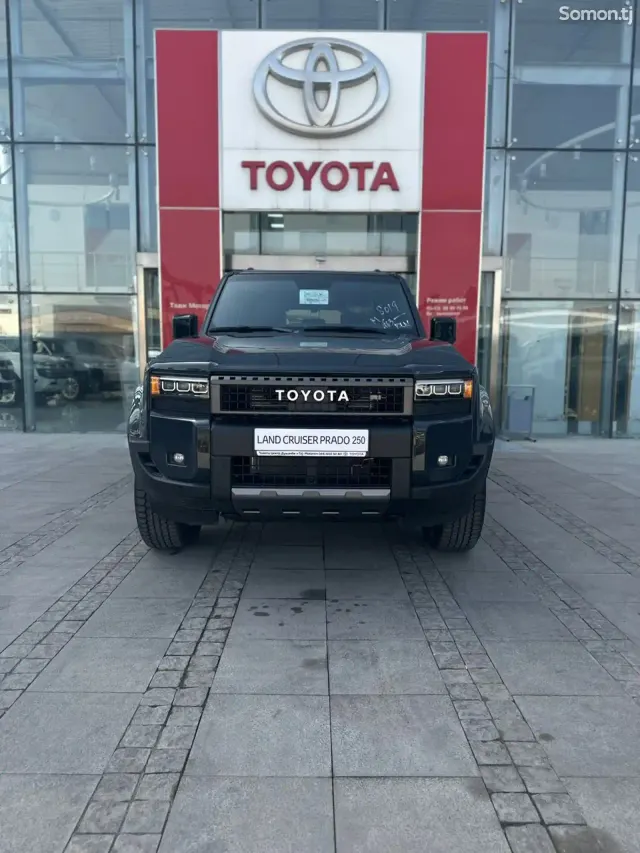 Toyota Land Cruiser Prado 2025 · 2.4 AT