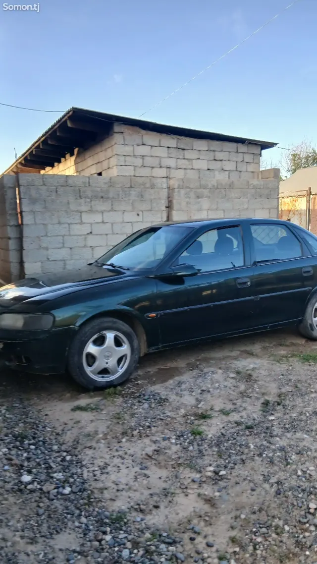 Opel Vectra B 1997 · 2.0 MT