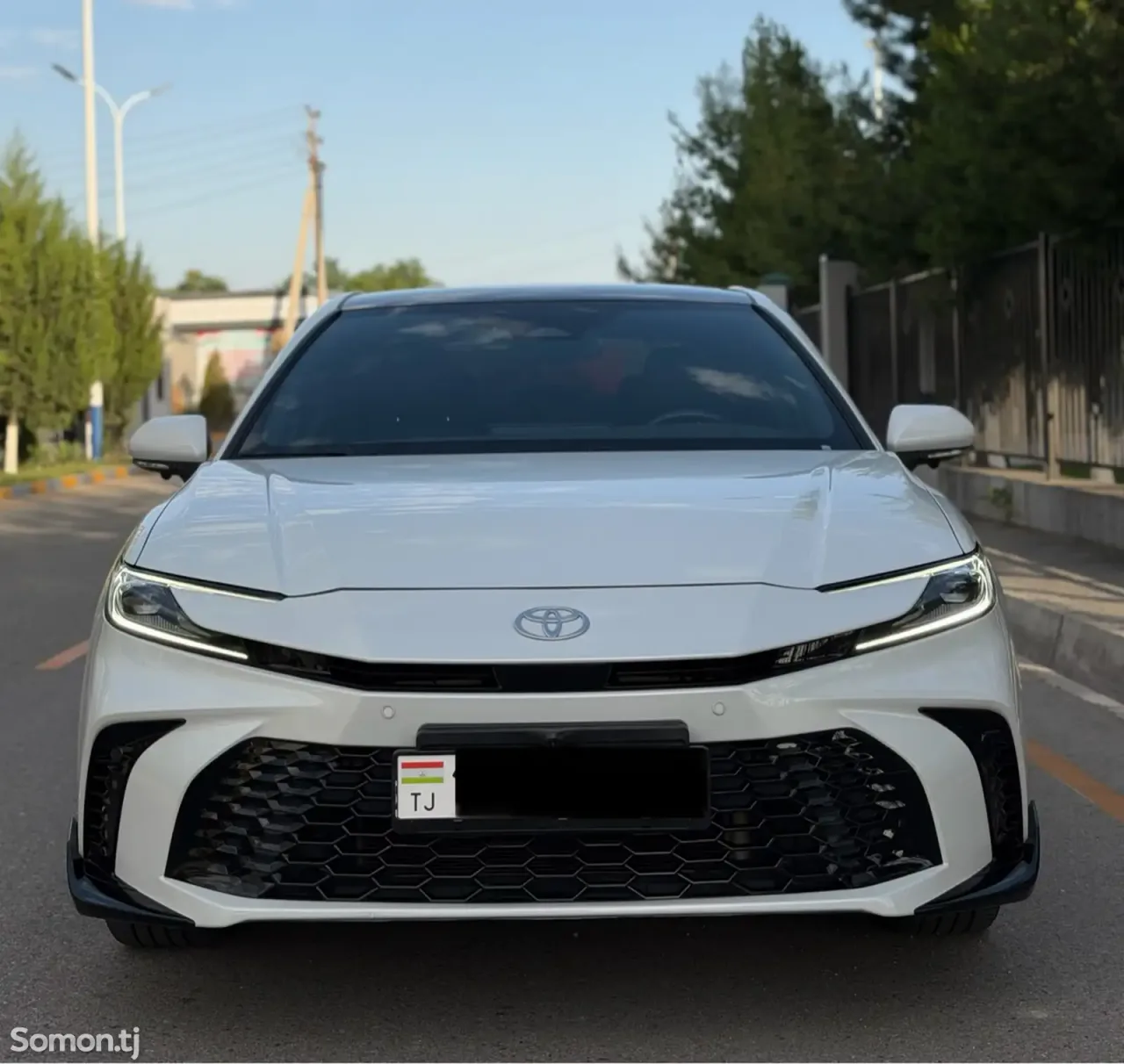 Toyota Camry 2025 · 2.0 AT