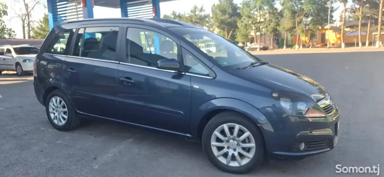 Opel Zafira 2007 · 1.8 MT