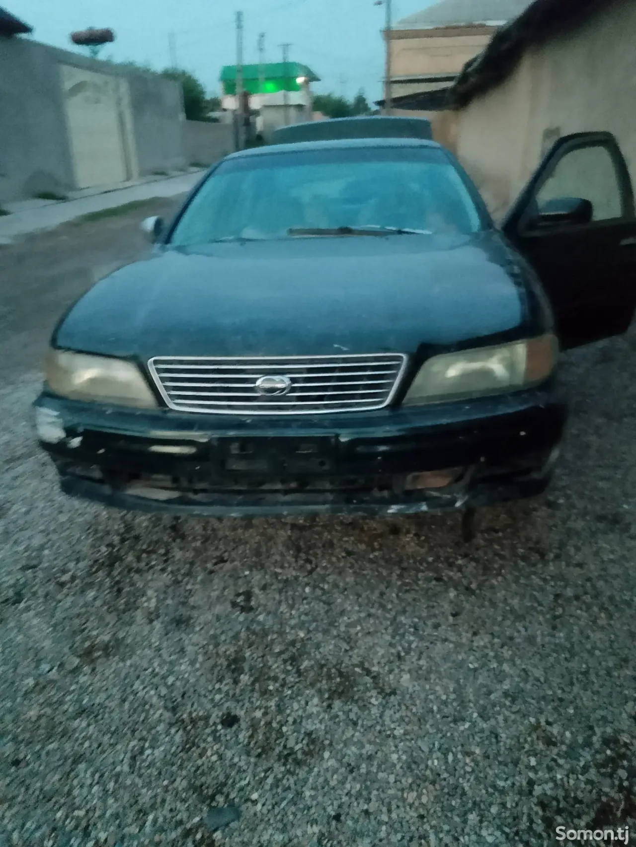Nissan Maxima 1997 · 2.0 AT