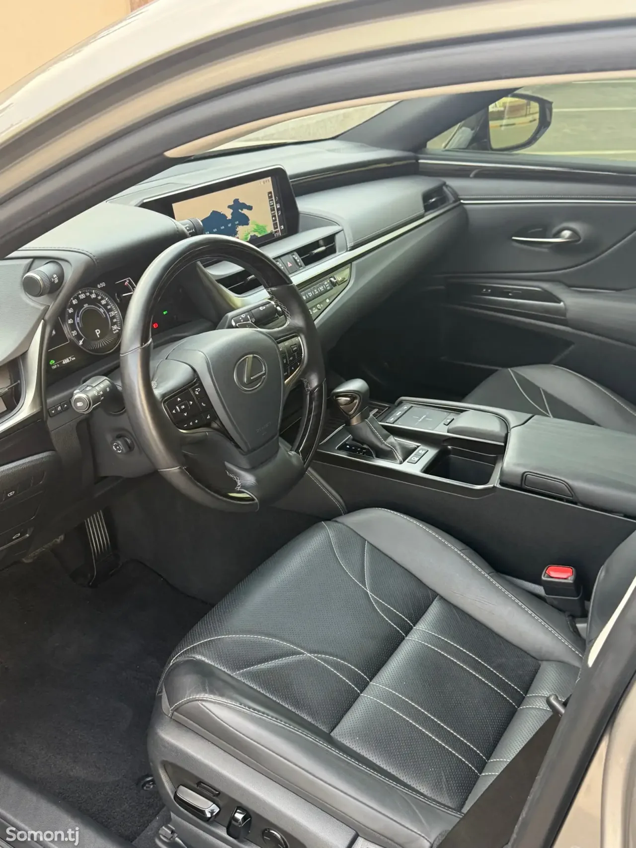 Lexus ES series 2021 · 2.5 AT