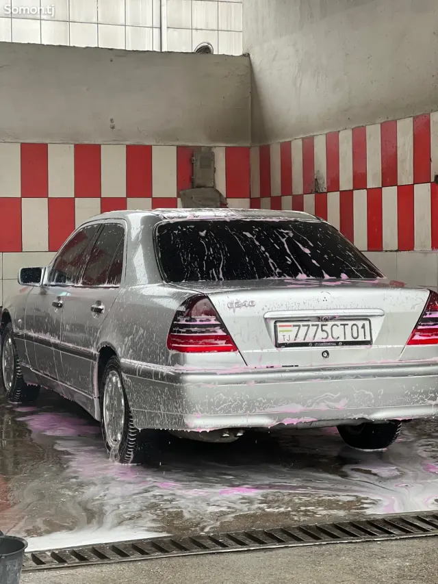 Mercedes-Benz C class 1998 · 2.4 AT