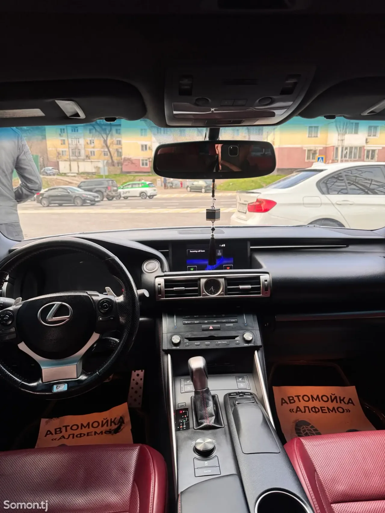 Lexus IS series 2016 · 2.0 AT
