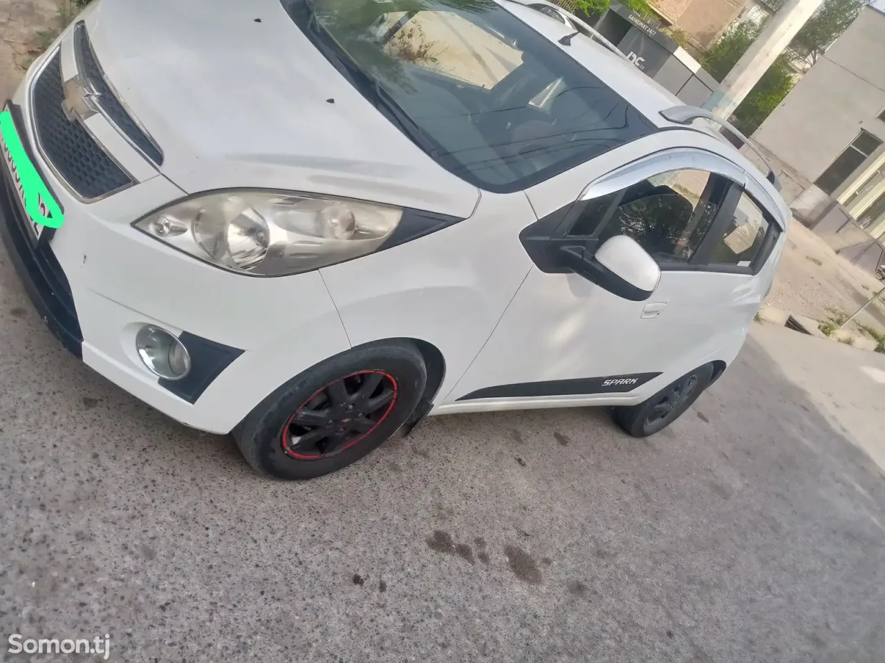 Chevrolet Spark 2012 · 1.0 AT