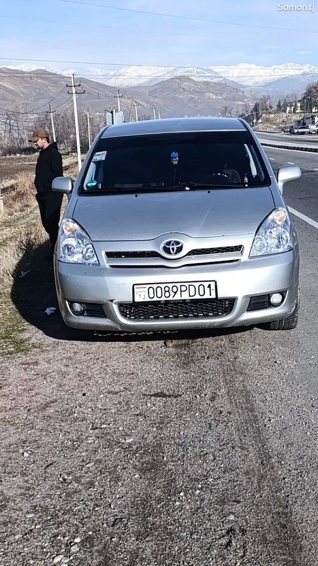 Toyota Verso 2008 · 2.2 MT