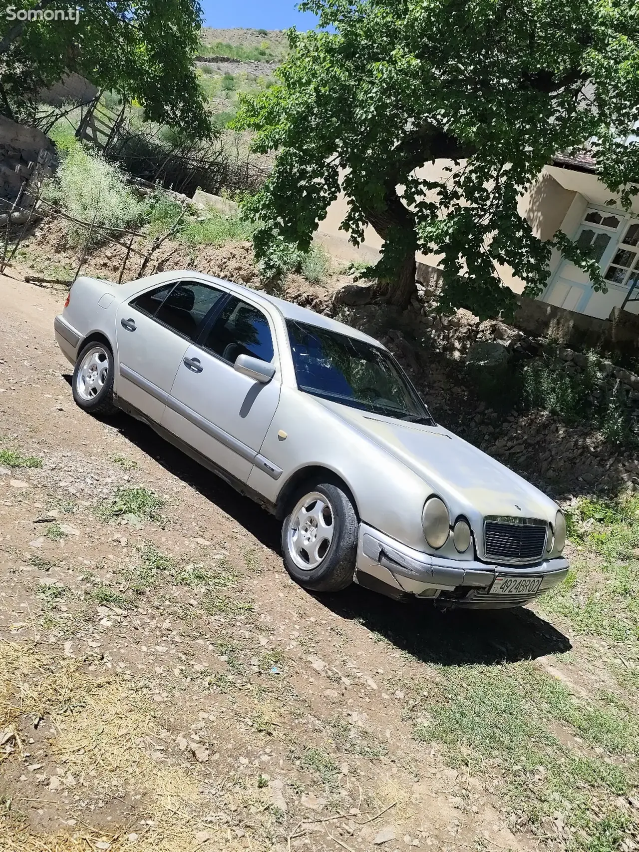 Mercedes-Benz E class 1996 · 2.2 MT