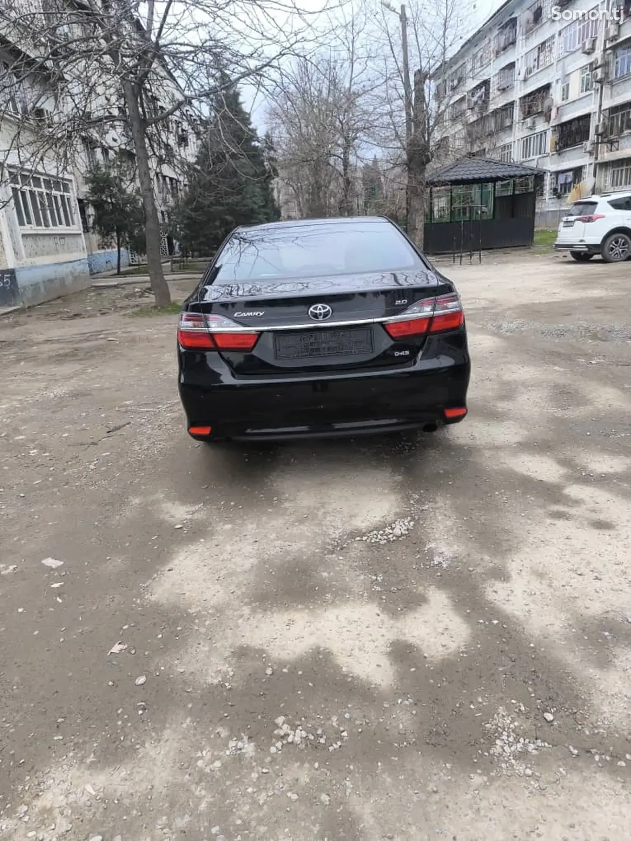 Toyota Camry 2015 · 2.0 AT