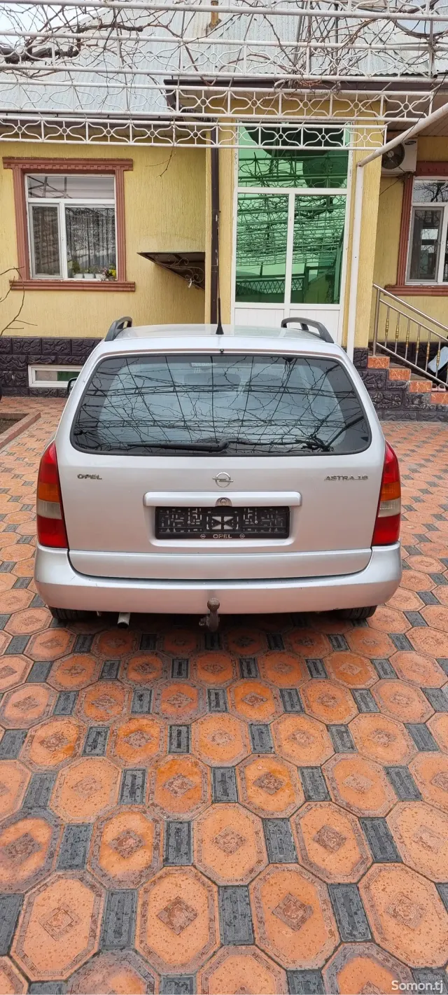 Opel Astra G 1999 · 1.6 MT