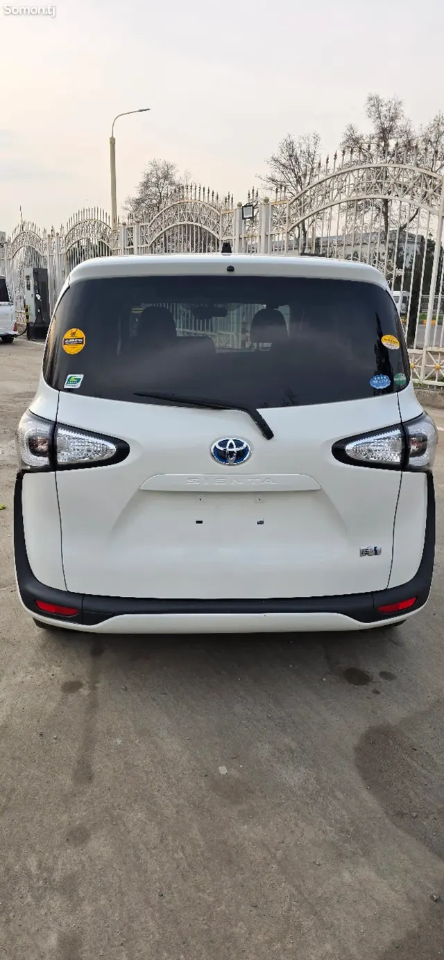Toyota Sienta 2016 · 1.5 CVT