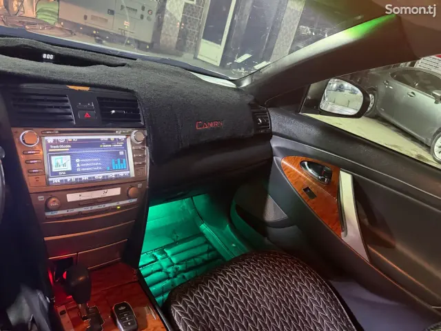 Toyota Camry 2008 · 2.4 AT