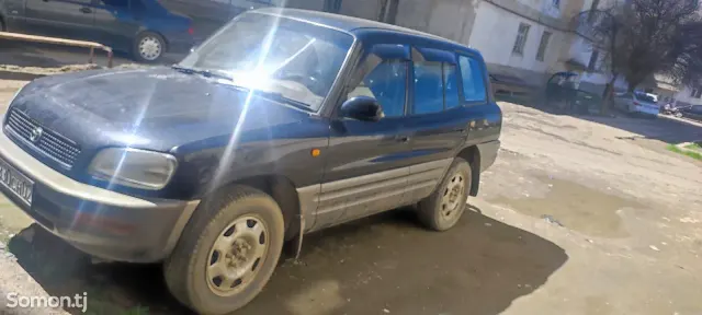 Toyota RAV 4 1997 · 2.0 AT