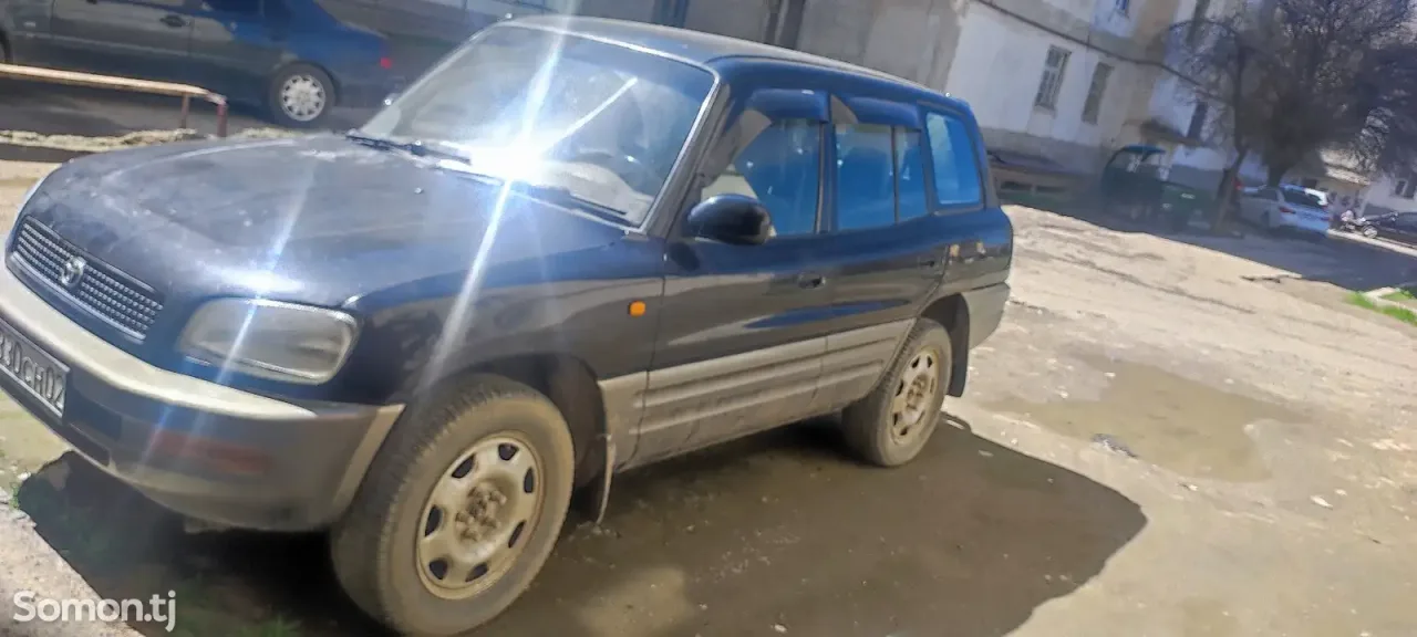 Toyota RAV 4 1997 · 2.0 AT