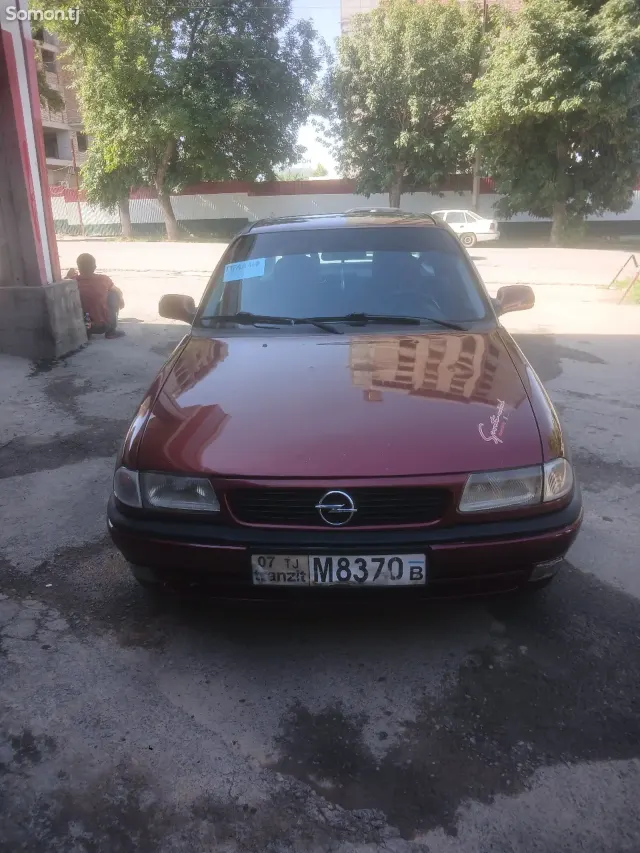 Opel Astra F 1996 · 1.6 MT