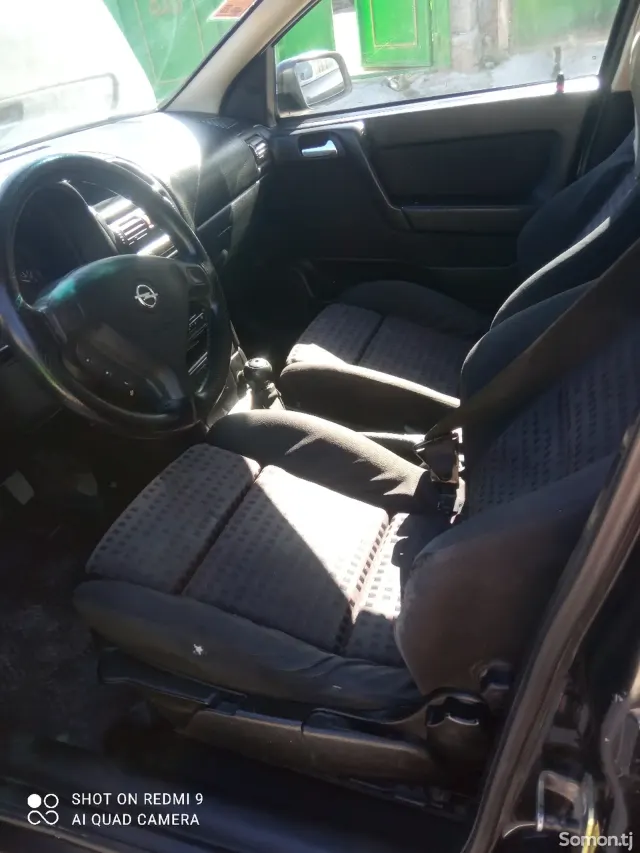 Opel Astra G 2000 · 1.6 MT