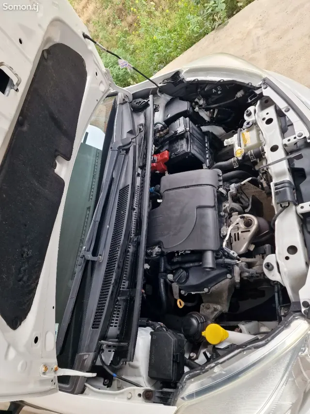Toyota Yaris 2014 · 1.0 MT